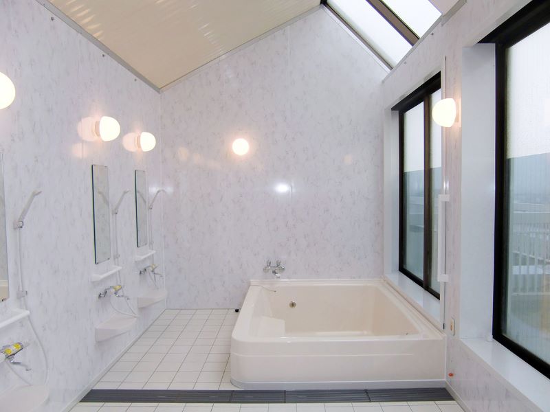 広いバスルームの事例