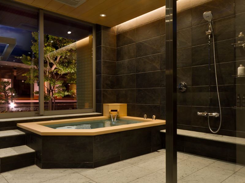 和風なバスルームの事例