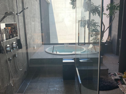 サウナのあるバスルームの事例